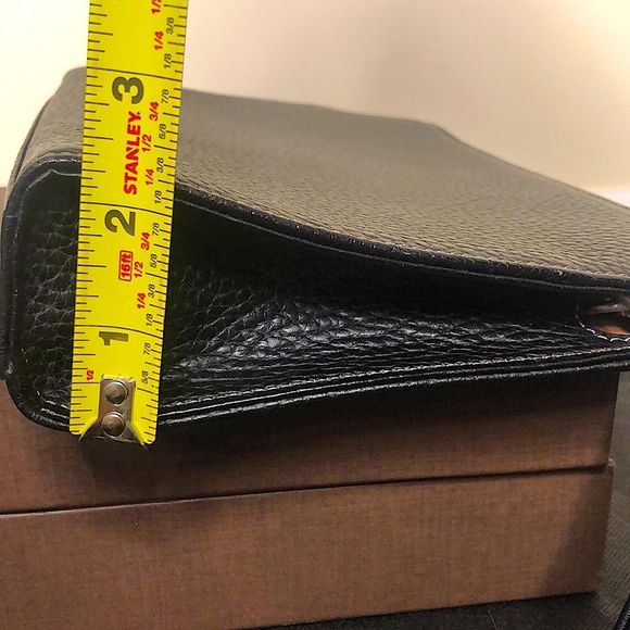 BURBERRYS Black Tumbled Leather Clutch Wristlet With Nova Check Plaid Lining - Picture 17 of 17